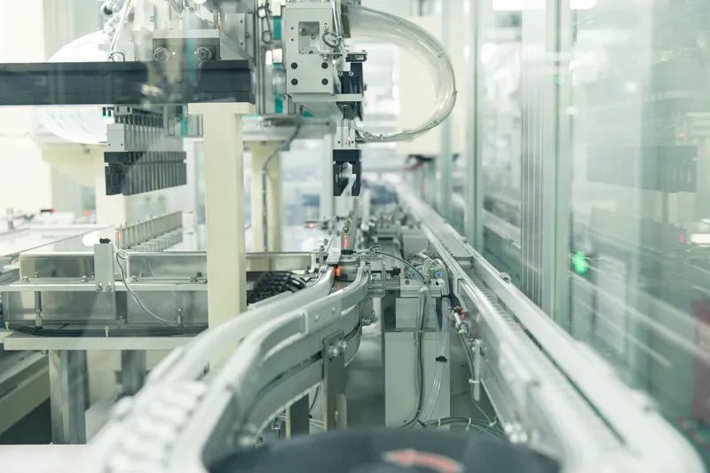 鵬輝鋰電潔凈車(chē)間